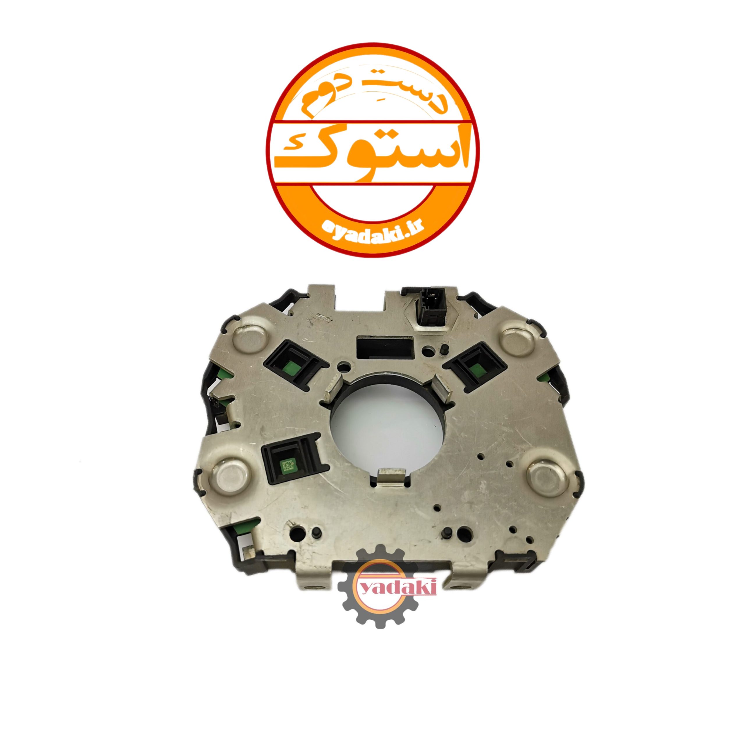 23796624-21601029-22608061-scaled-1.jpg پلیت زیر فرمان FH500 یا FH4 استوک اصلی - تصویر 1