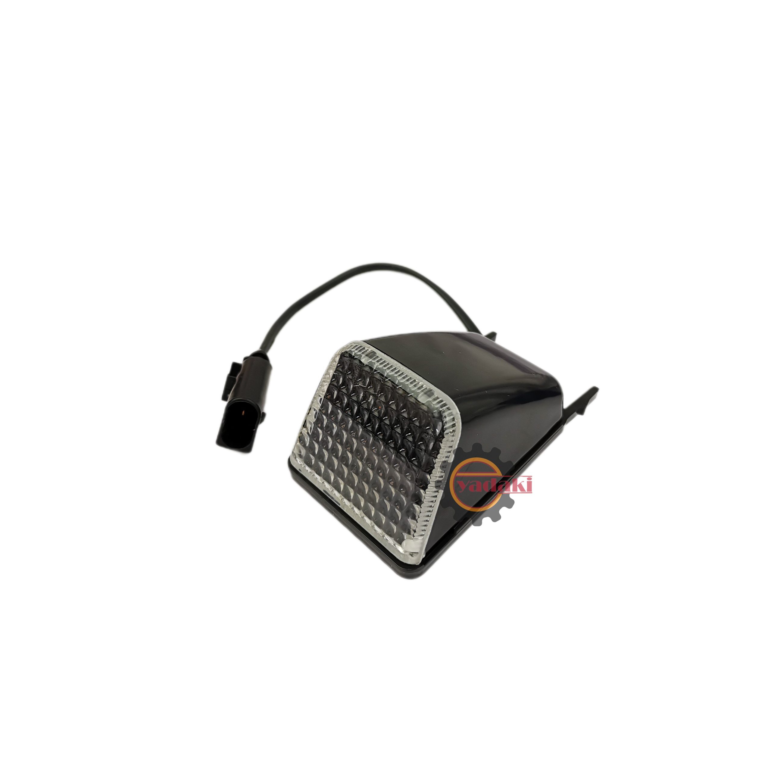 چراغ-آفتابگیر-روی-سقف-شاخدار-جفت-محور-FH-ایرانی-scaled-1.jpg چراغ آفتابگیر روی سقف شاخدار جفت محور FH12 ایرانی - تصویر 1
